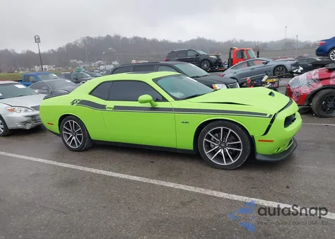 2023 Dodge Challenger R/T z USA, uszkodzony, nr VIN 2C3CDZBT8PH634440